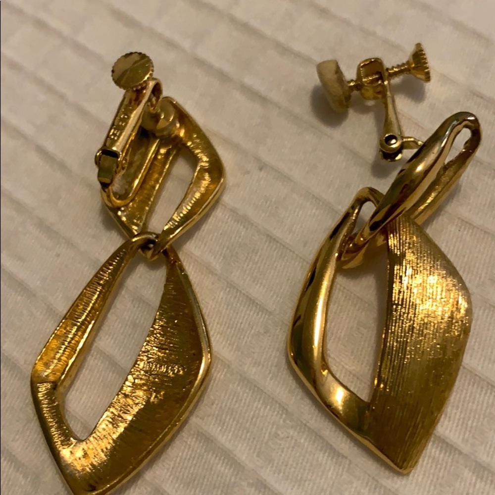 Earrings very vintage ‼️😏